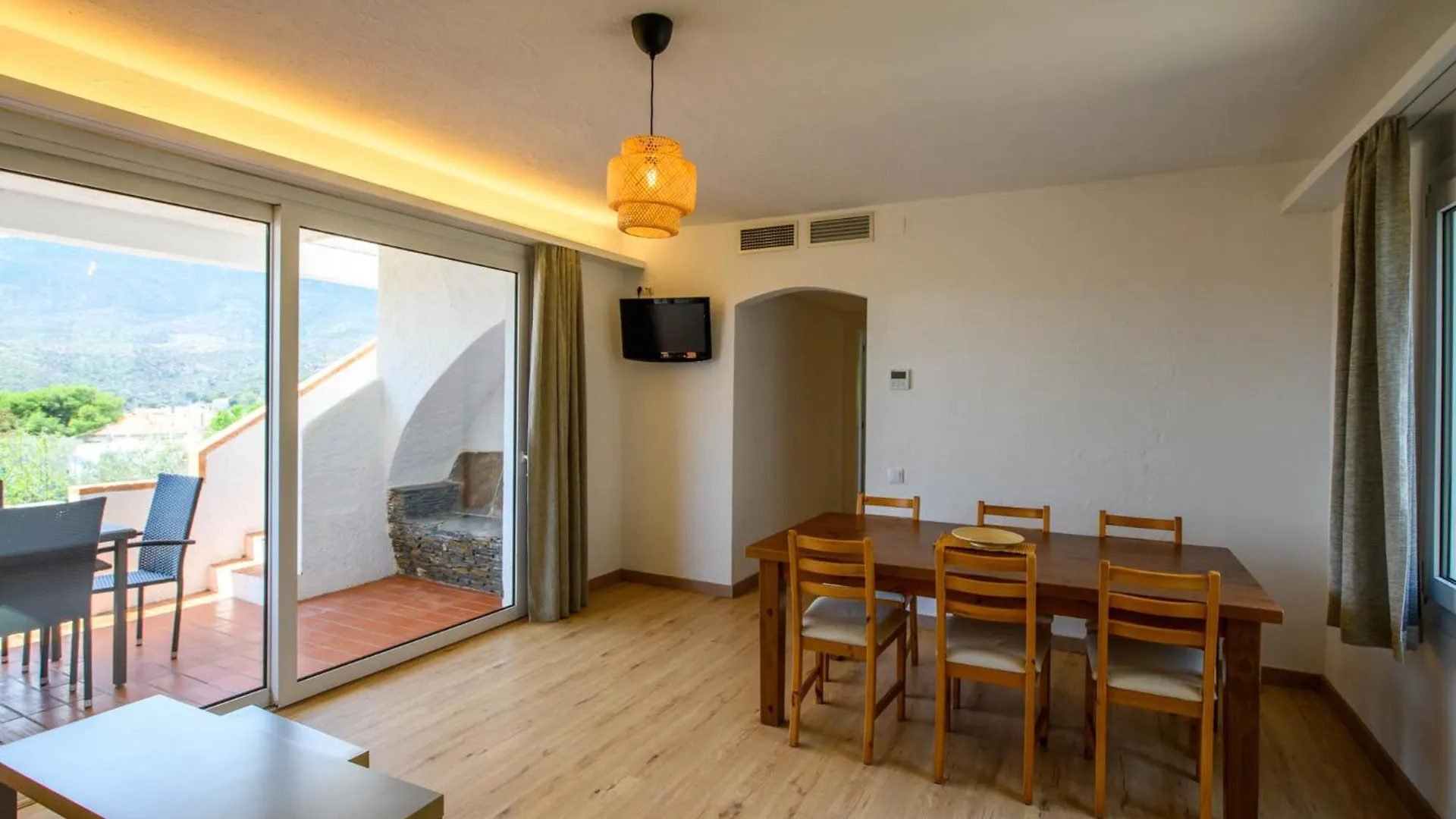 Carpe Diem Cadaques Aparthotel