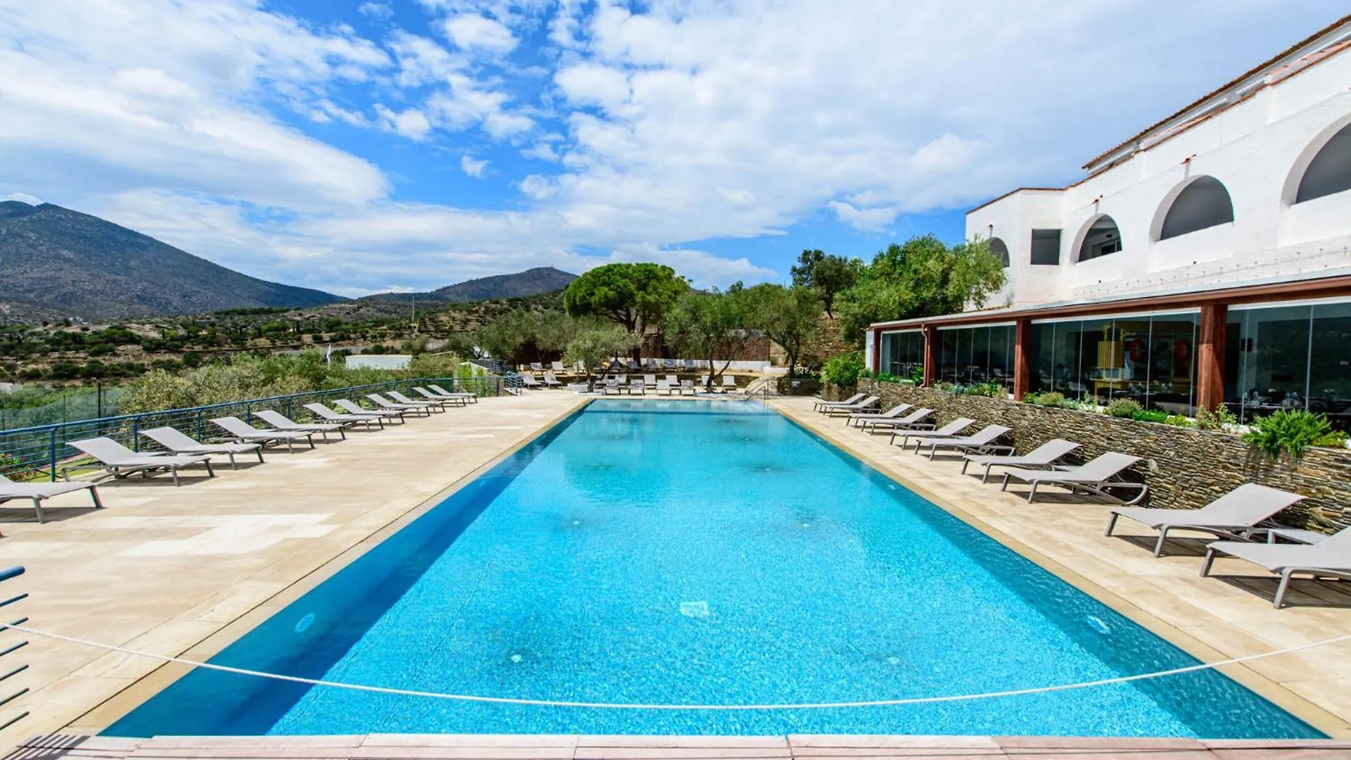 Carpe Diem Cadaques Aparthotel