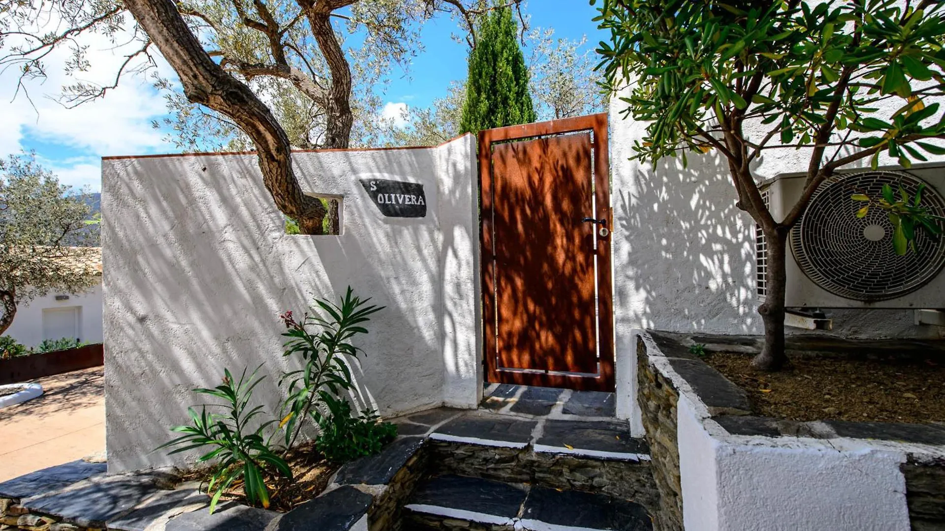 Carpe Diem Cadaques Aparthotel