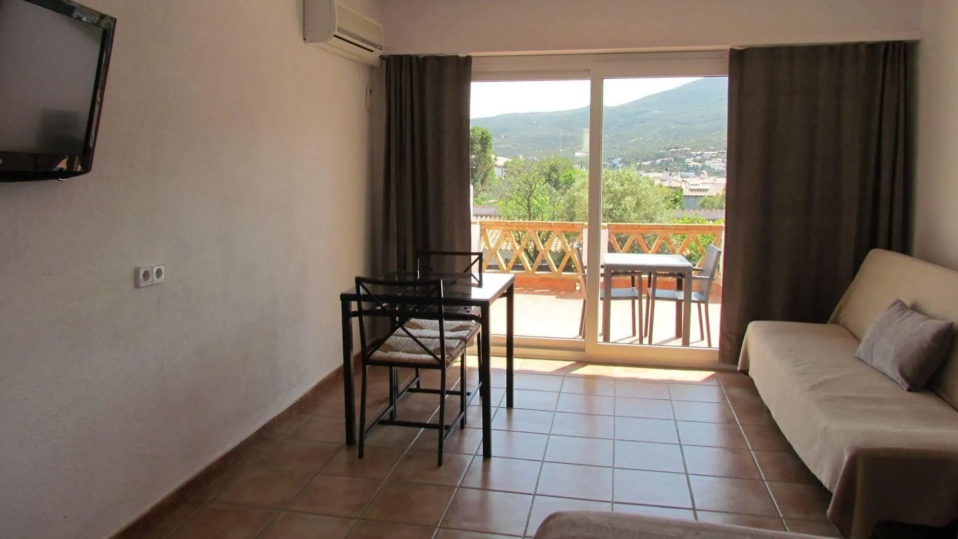 Carpe Diem Cadaques Aparthotel